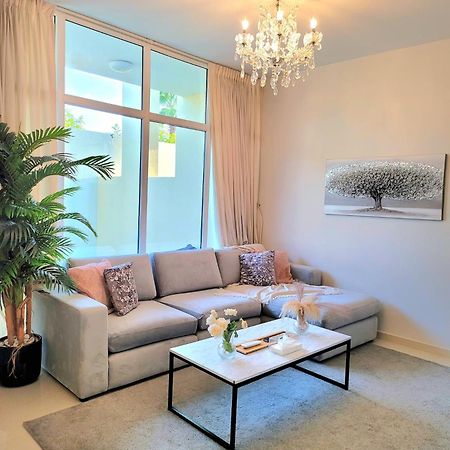 Villa Victoria Damac Hills 2 Family Retreat With Waterpark And Petting Farm Dubai Eksteriør bilde